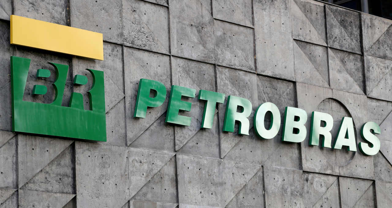 Ações da Petrobras (PETR4) sobem com investidor mirando mais fundamento e dividendos do que troca de CEO