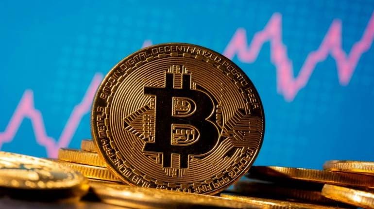 Bitcoin chega a cair abaixo dos US$ 40 mil e bate mínima em 4 meses, mas recupera patamar