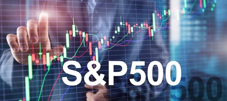 Cinco ETFs que Superaram o S&P 500: Uma Análise Detalhada