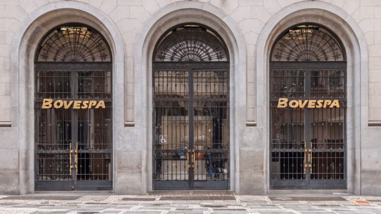 Ibovespa fecha abaixo de todo o mês de setembro e perde 28 mil pontos num pregão