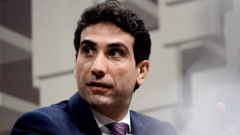 O mercado financeiro subiu pela quarta semana seguida a previsão de inflação para 2026, de 5,01% para 5,22%, segundo o Boletim Focus divulgado pelo Banco Central nesta terça-feira (13).