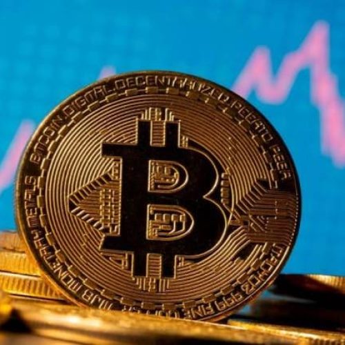 Bitcoin chega a cair abaixo dos US$ 40 mil e bate mínima em 4 meses, mas recupera patamar