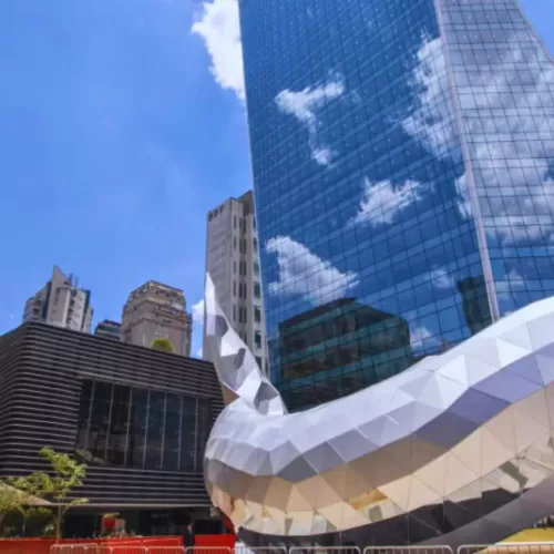 O cenário da Faria Lima reflete o otimismo crescente com o Brasil em 2024, impulsionado pela queda da Selic, valuation atrativo do Ibovespa e o retorno do capital estrangeiro.